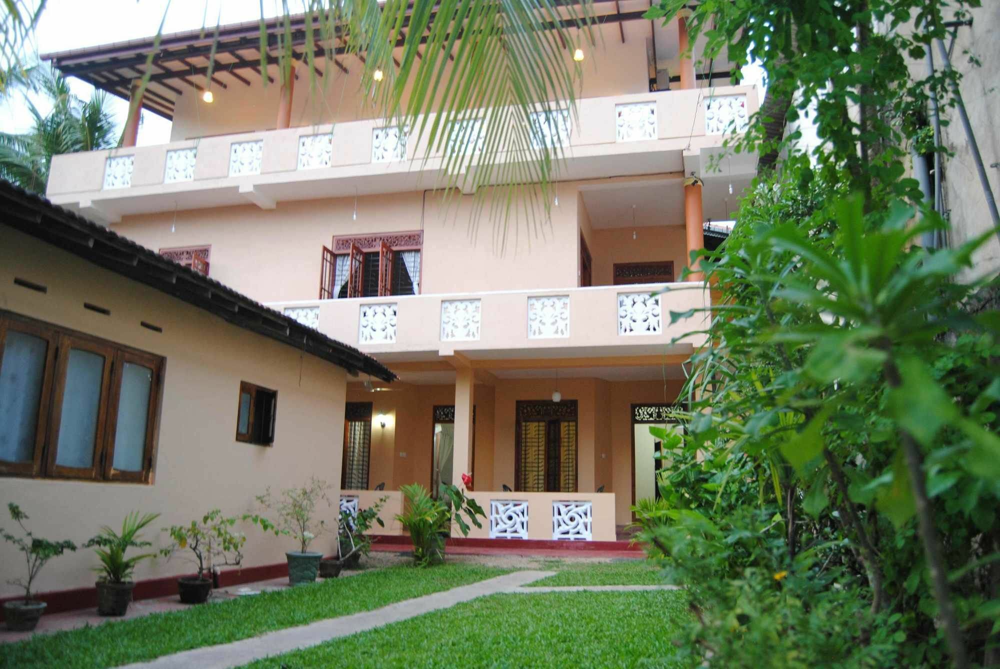 Kumara Guest House Унаватуна Екстериор снимка